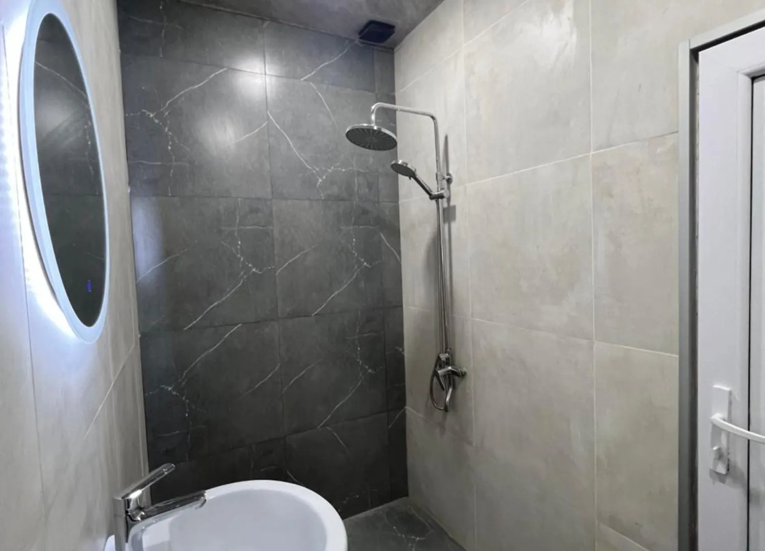 Apartment Home In Tiflis